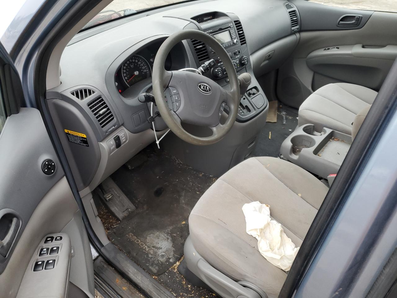 2011 Kia Sedona - Image 8