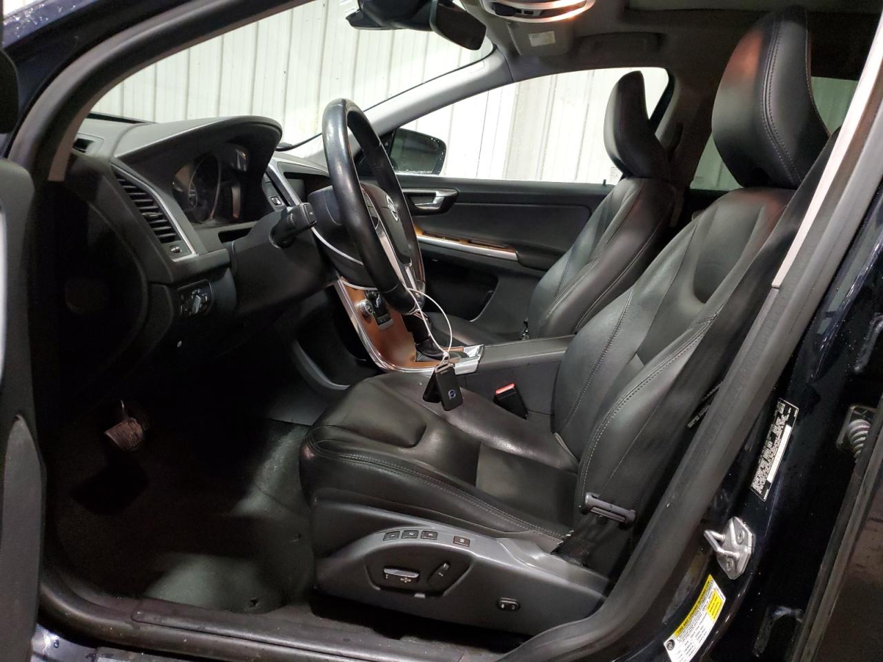 2017 Volvo XC60 - Image 7