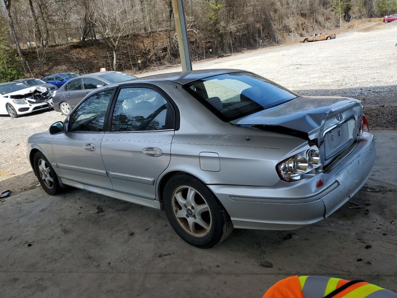 2005 Hyundai Sonata - Image 2