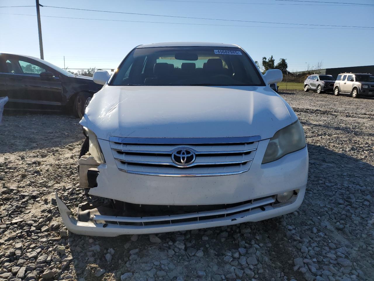 2005 Toyota Avalon - Image 5