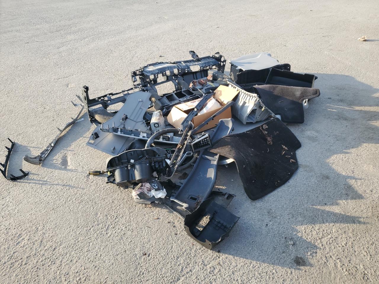 2019 Toyota Highlander - Image 13