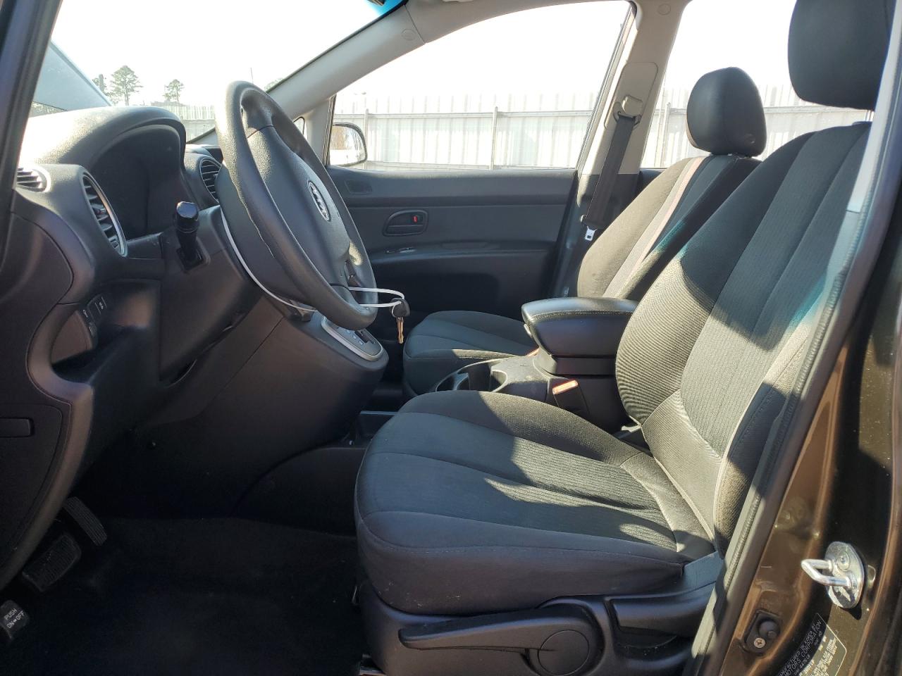 2009 Kia Rondo - Image 7