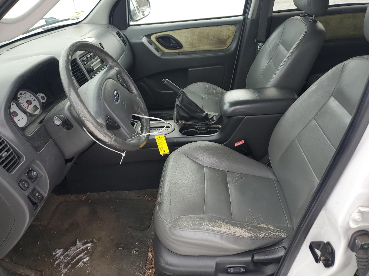 2005 Ford Escape - Image 7