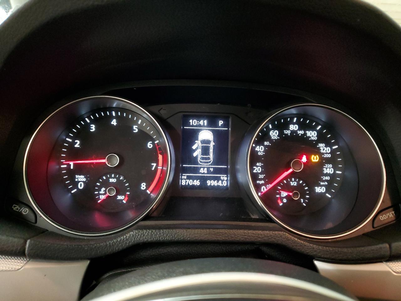 2018 Volkswagen Passat - Image 9