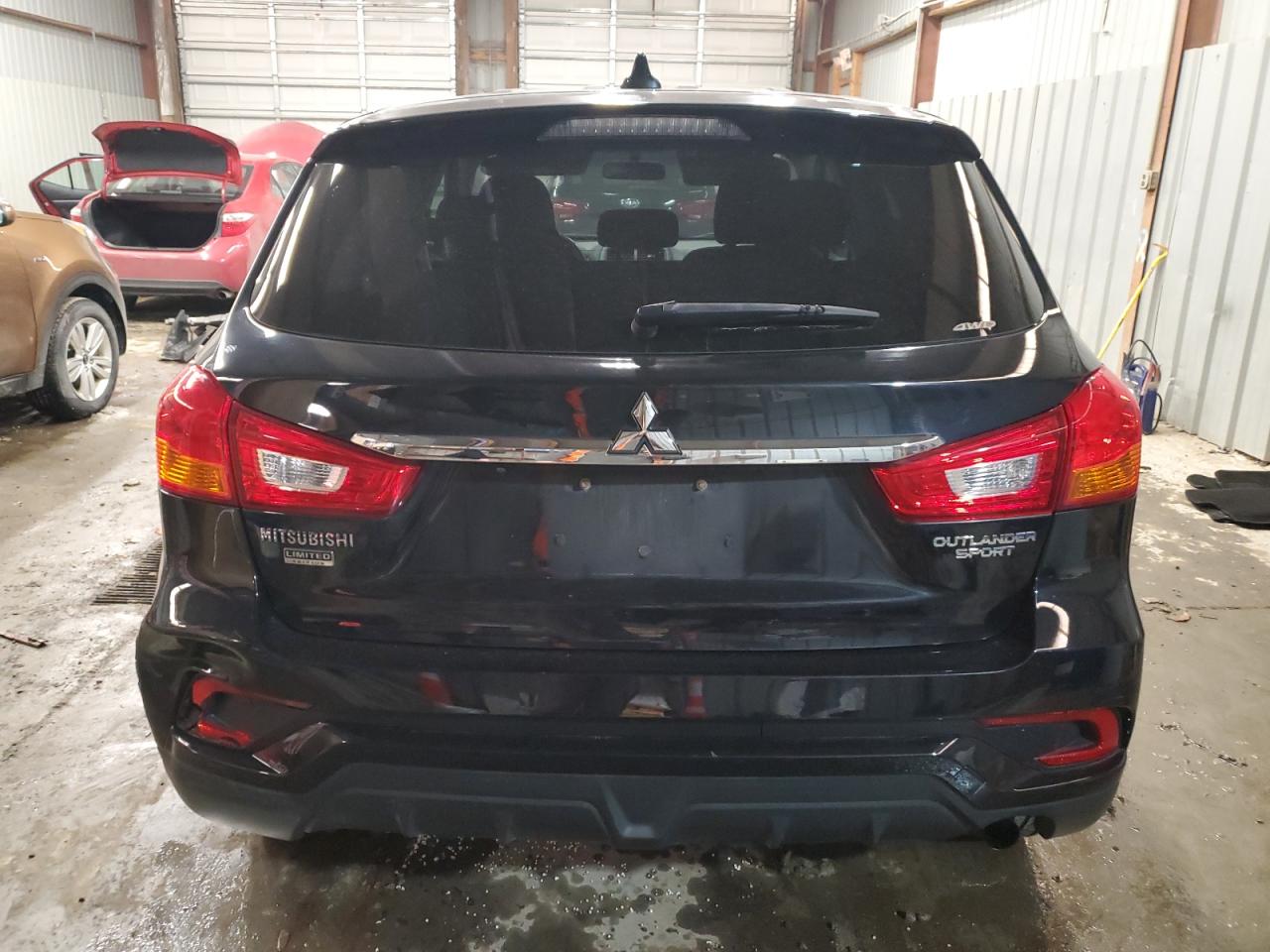 2018 Mitsubishi Outlander - Image 6