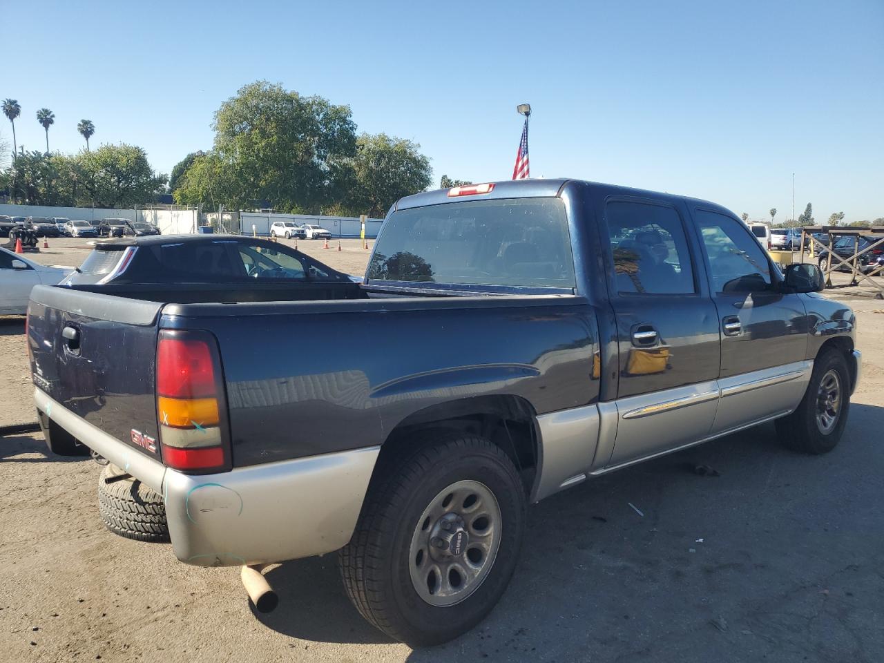 2006 GMC Sierra - Image 3