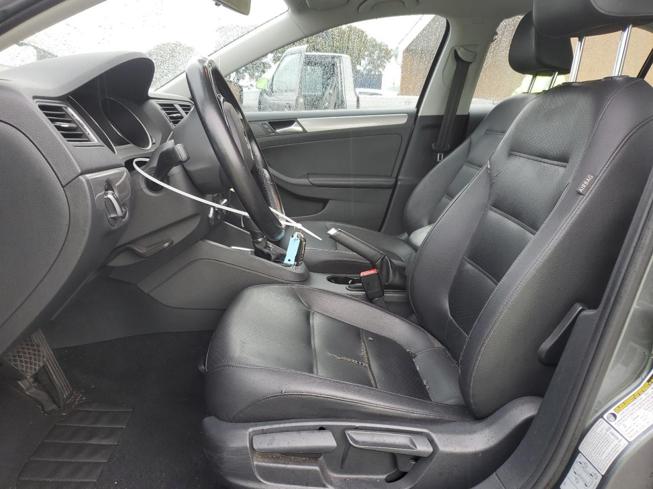2017 Volkswagen Jetta - Image 7