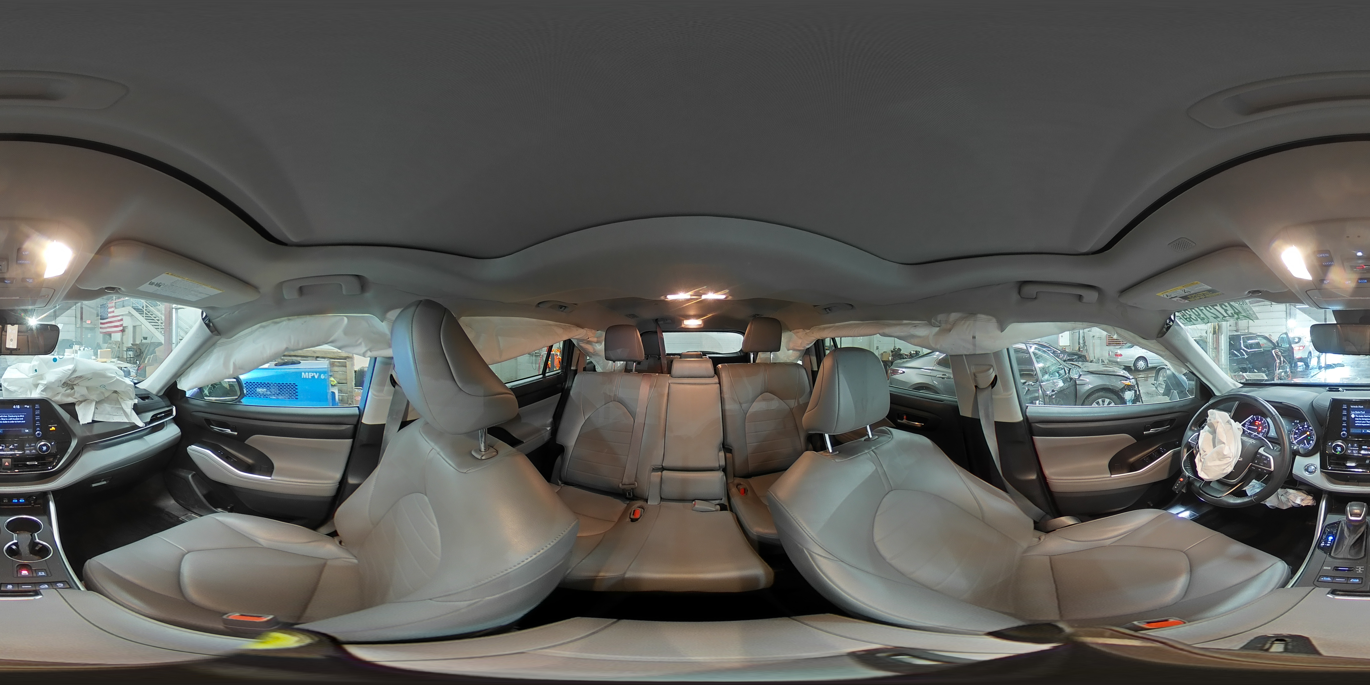 2022 Toyota Highlander - Image 15