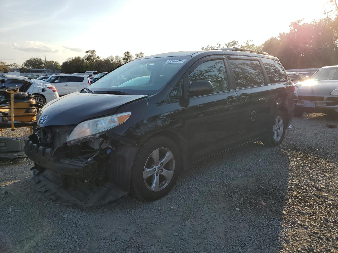 2015 Toyota Sienna - Image 1