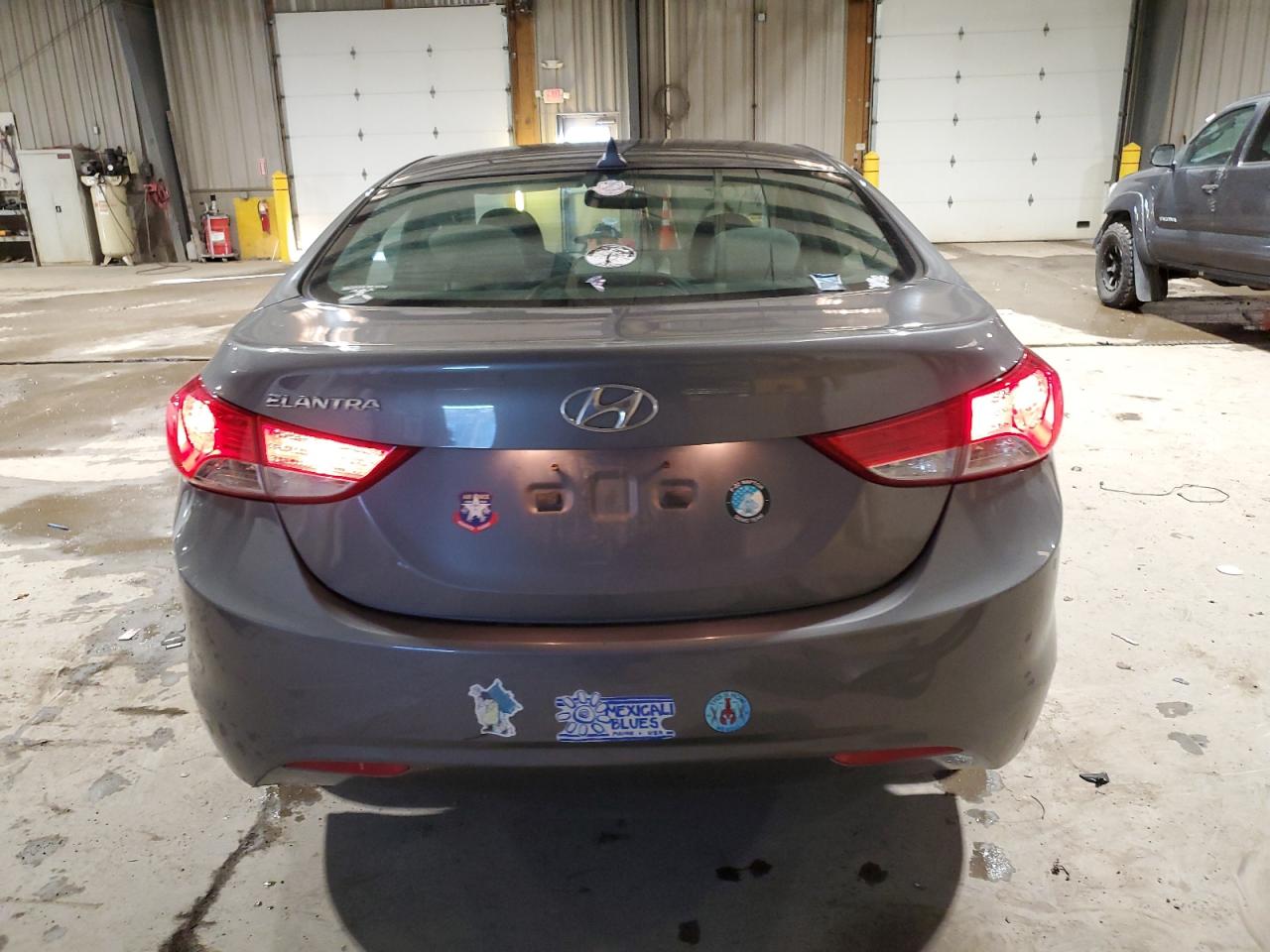 2013 Hyundai Elantra - Image 6