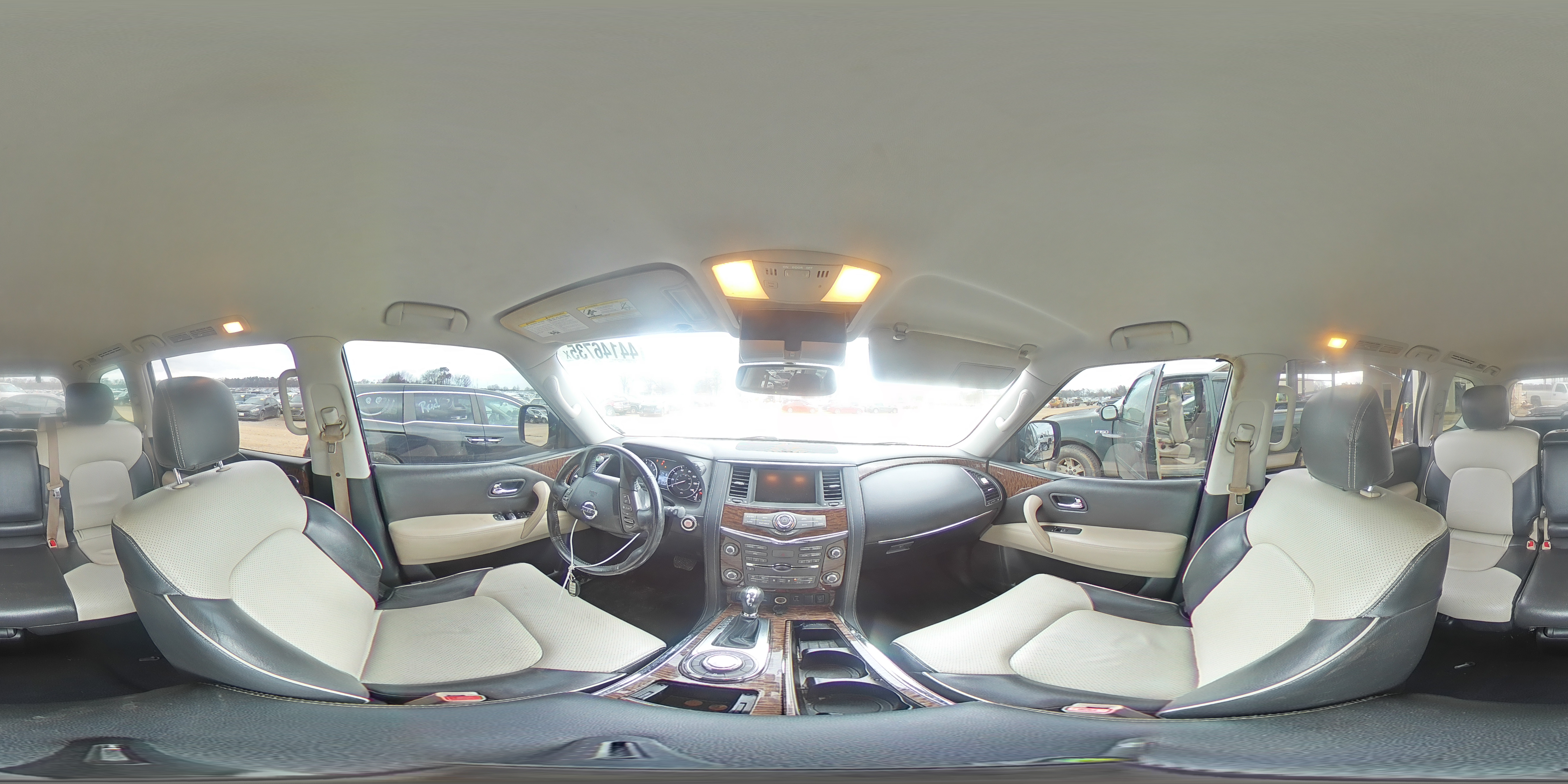 2018 Nissan Armada - Image 15