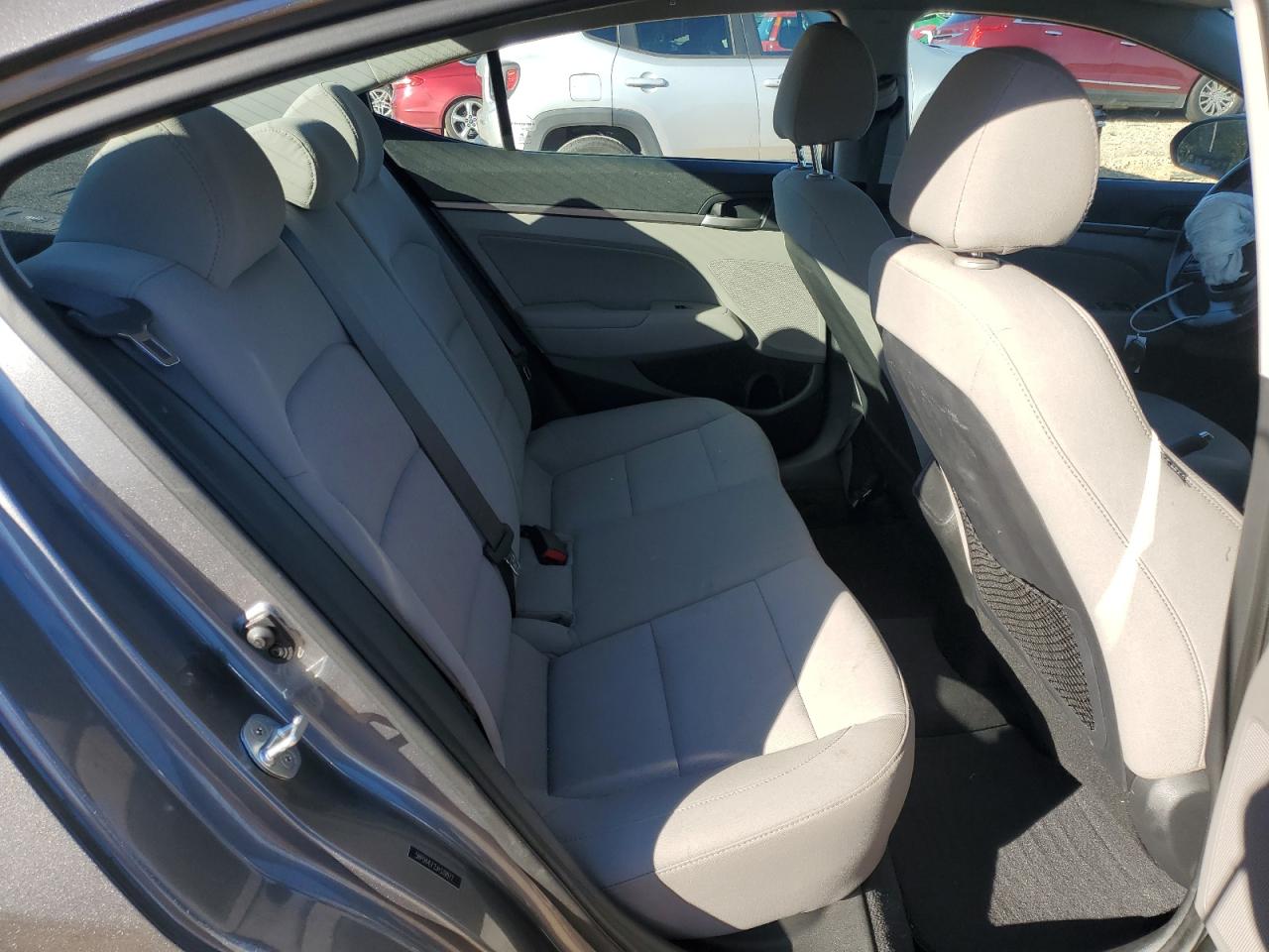 2018 Hyundai Elantra - Image 10