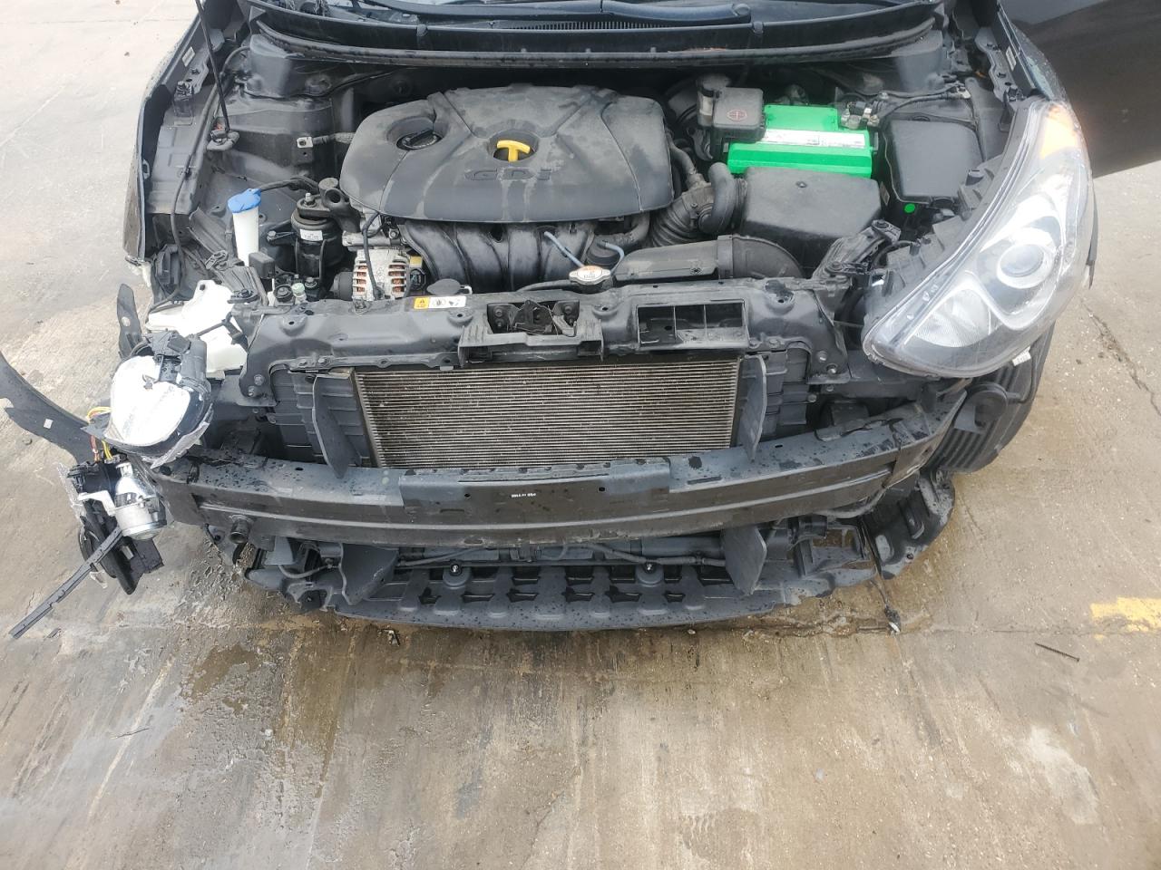 2014 Hyundai Elantra - Image 12