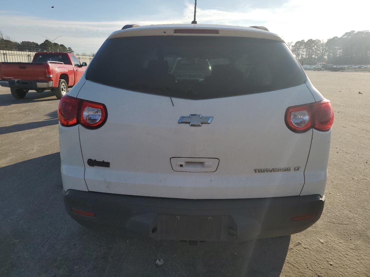 2012 Chevrolet Traverse - Image 6