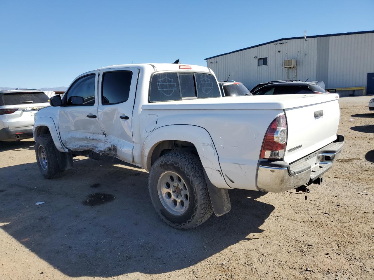 2015 Toyota Tacoma - Image 2