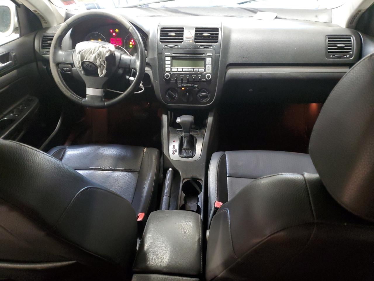2008 Volkswagen Jetta - Image 8