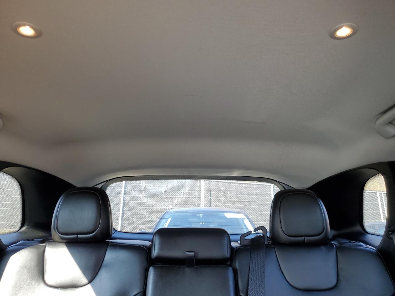 2021 Jeep Cherokee - Image 10