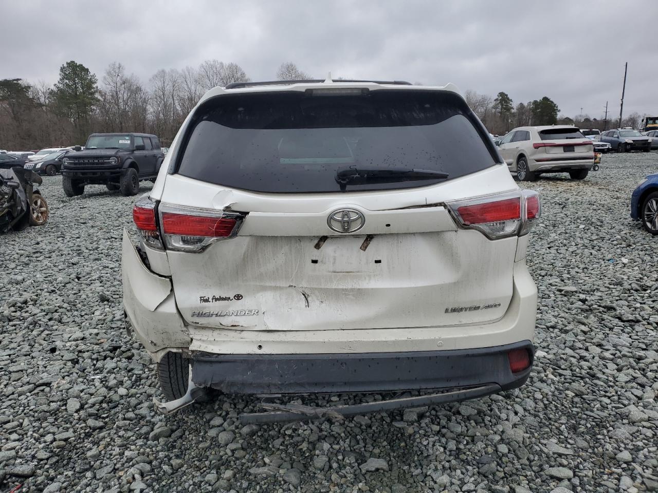 2016 Toyota Highlander - Image 6