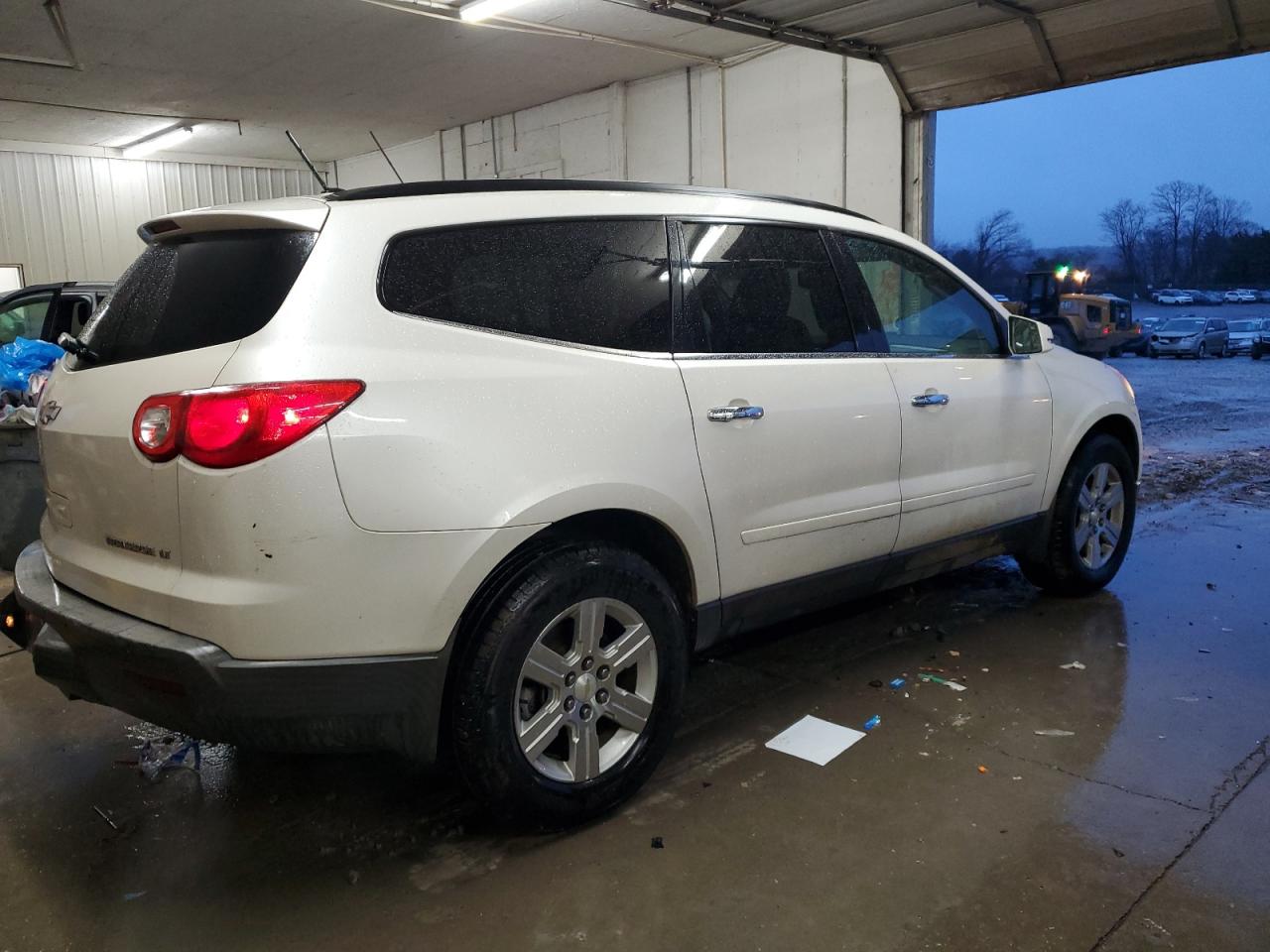2011 Chevrolet Traverse - Image 3
