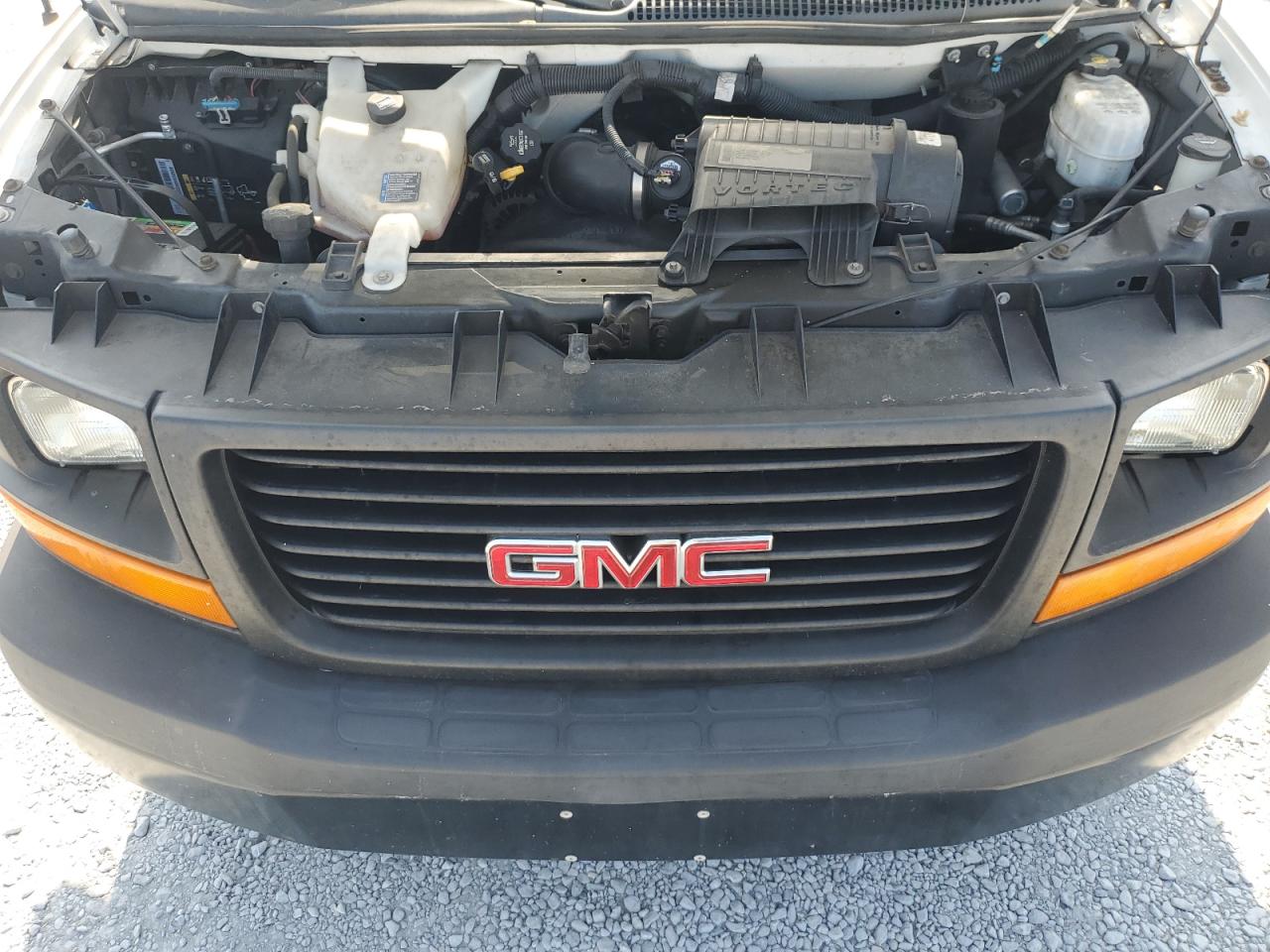 2013 GMC Savana - Image 12