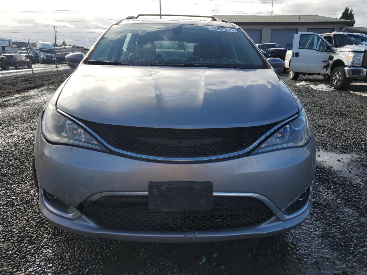 2017 Chrysler Pacifica - Image 5