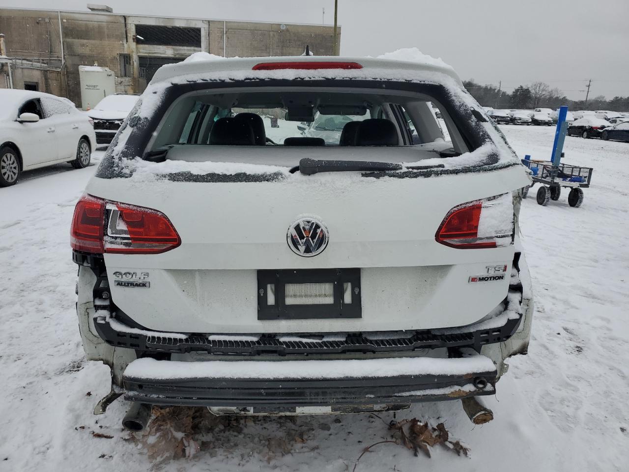 2017 Volkswagen Golf - Image 6