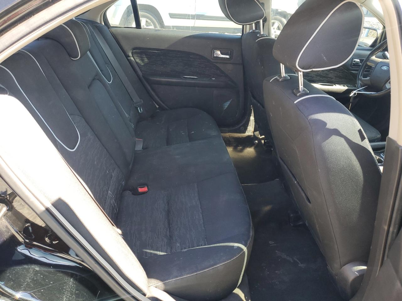 2012 Ford Fusion - Image 11