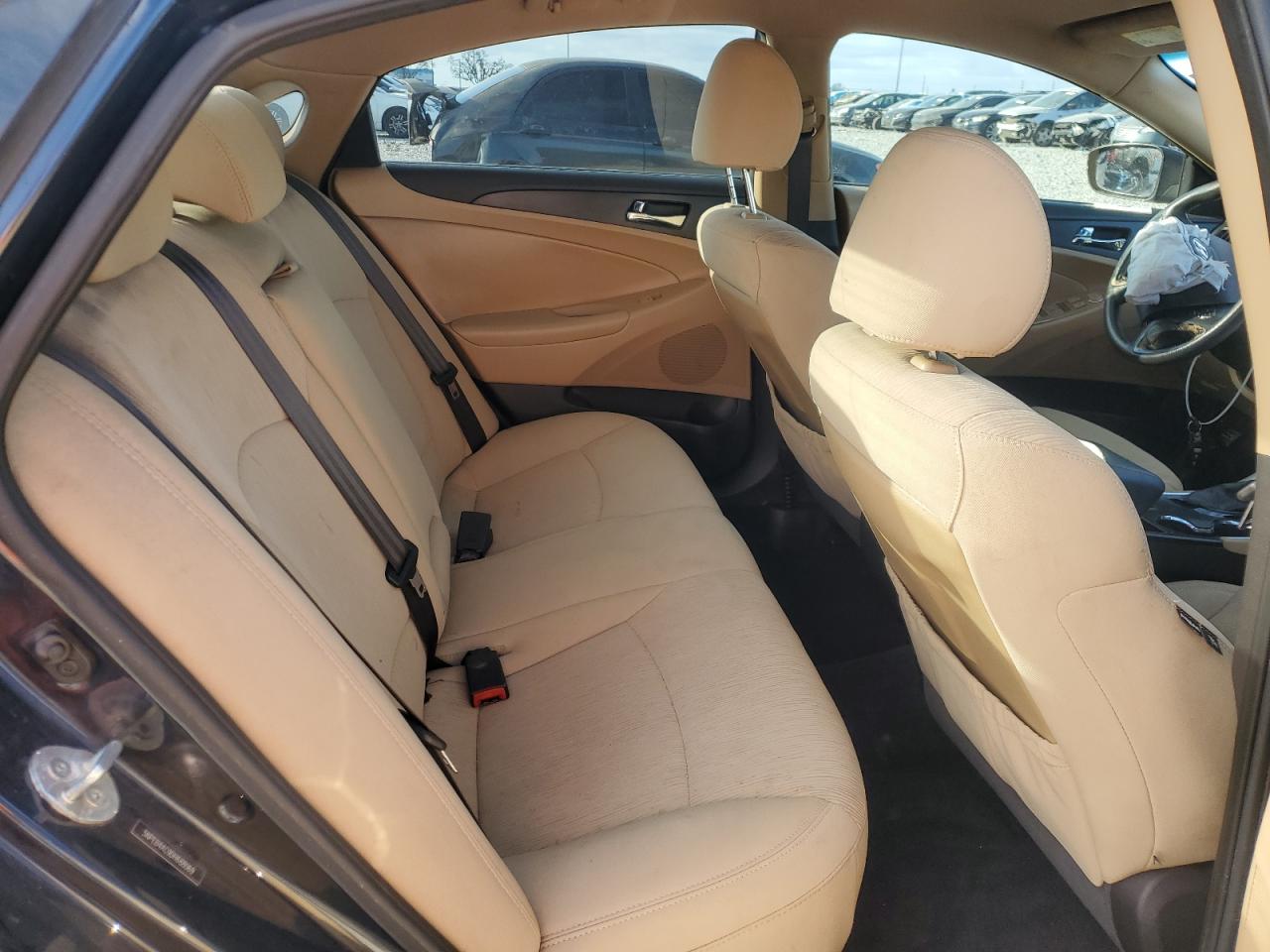 2013 Hyundai Sonata - Image 11
