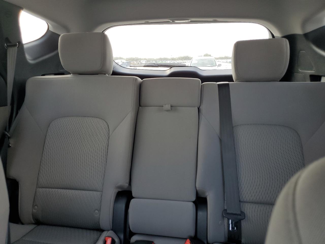 2018 Hyundai Santa Fe - Image 10