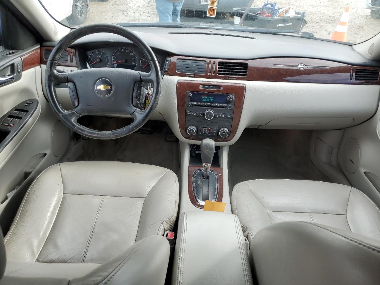 2011 Chevrolet Impala - Image 8