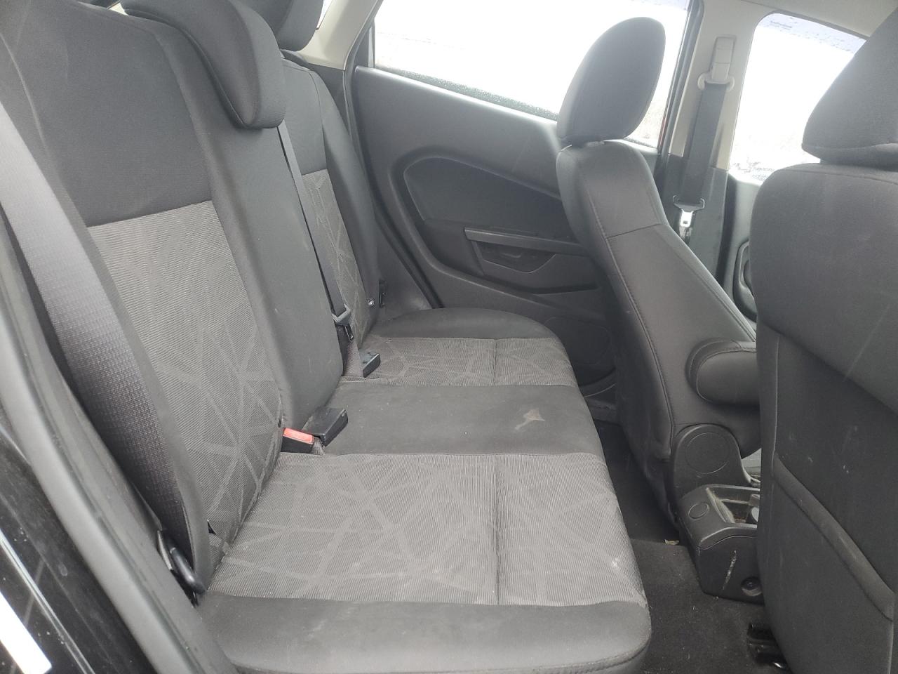 2012 Ford Fiesta - Image 10