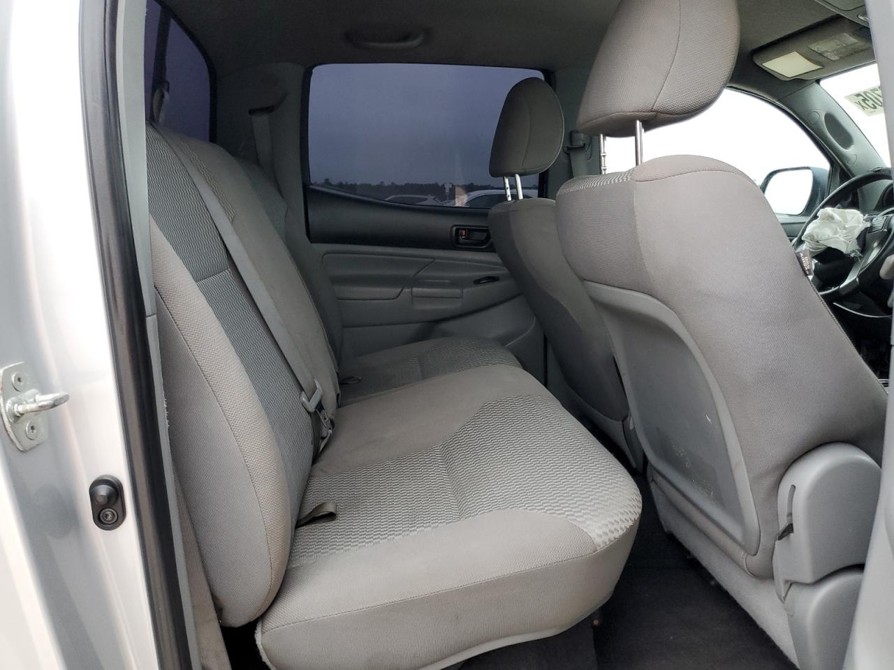 2013 Toyota Tacoma - Image 10