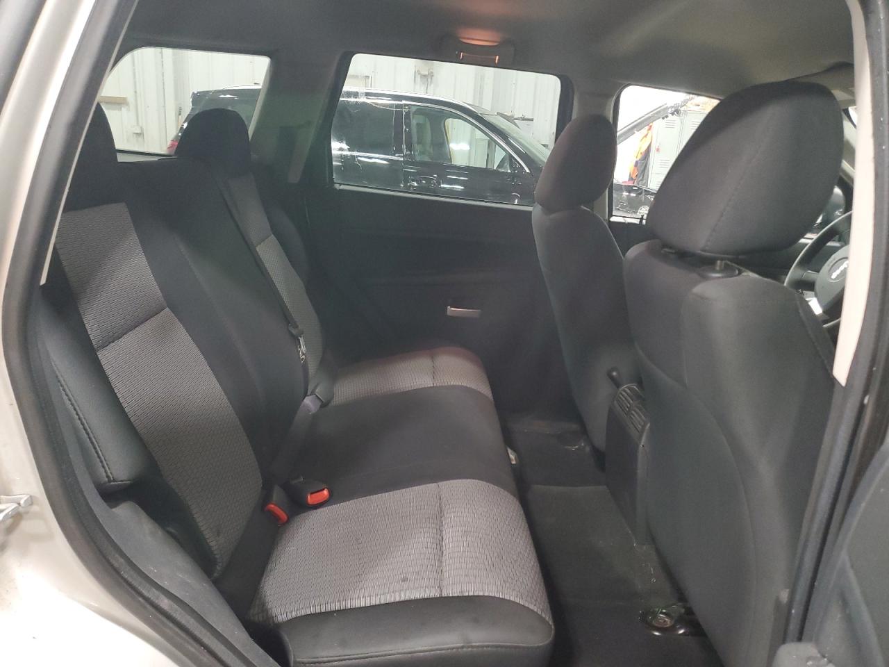 2009 Jeep Grand Cherokee - Image 11