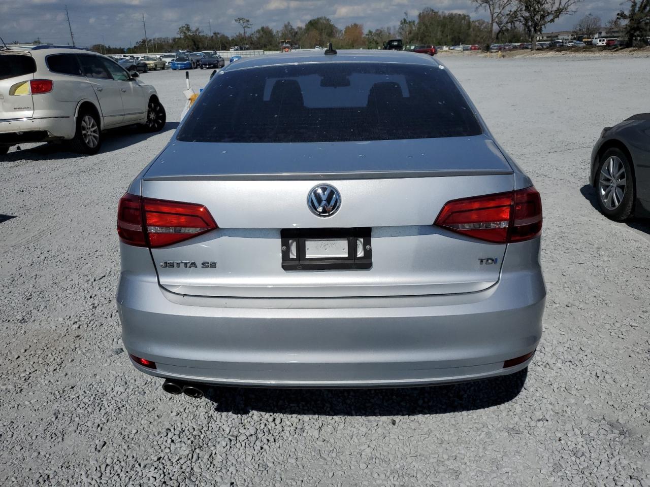 2015 Volkswagen Jetta - Image 6