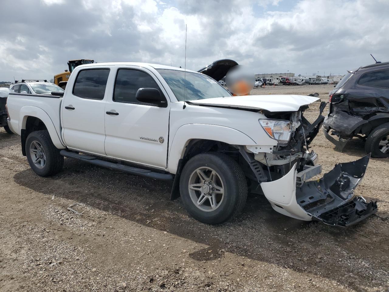 2013 Toyota Tacoma - Image 4