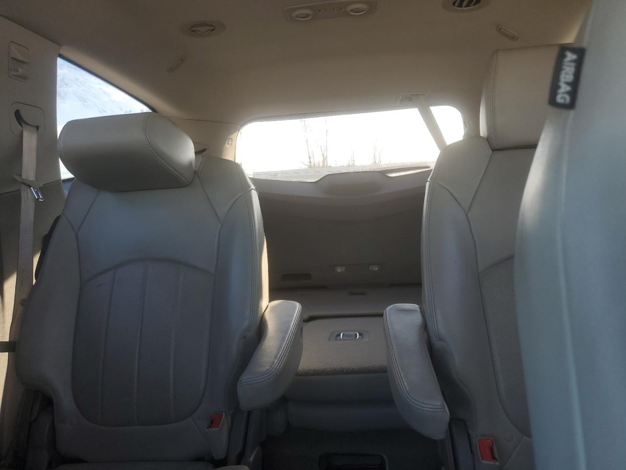 2015 Chevrolet Traverse - Image 10