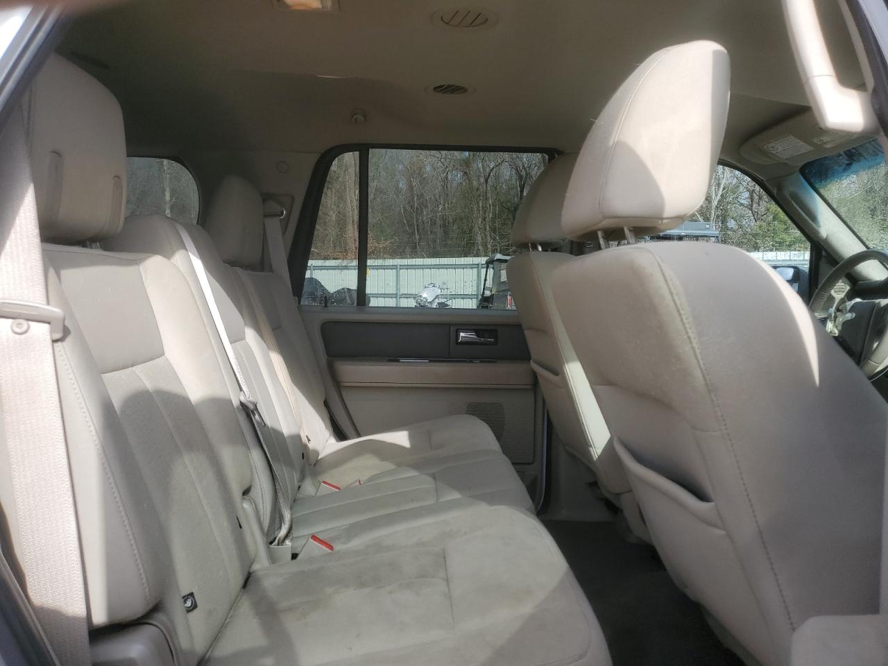 2010 Ford Expedition - Image 11