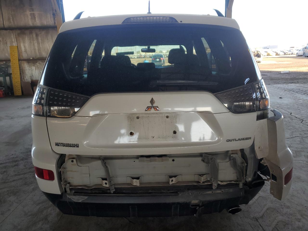2008 Mitsubishi Outlander - Image 6