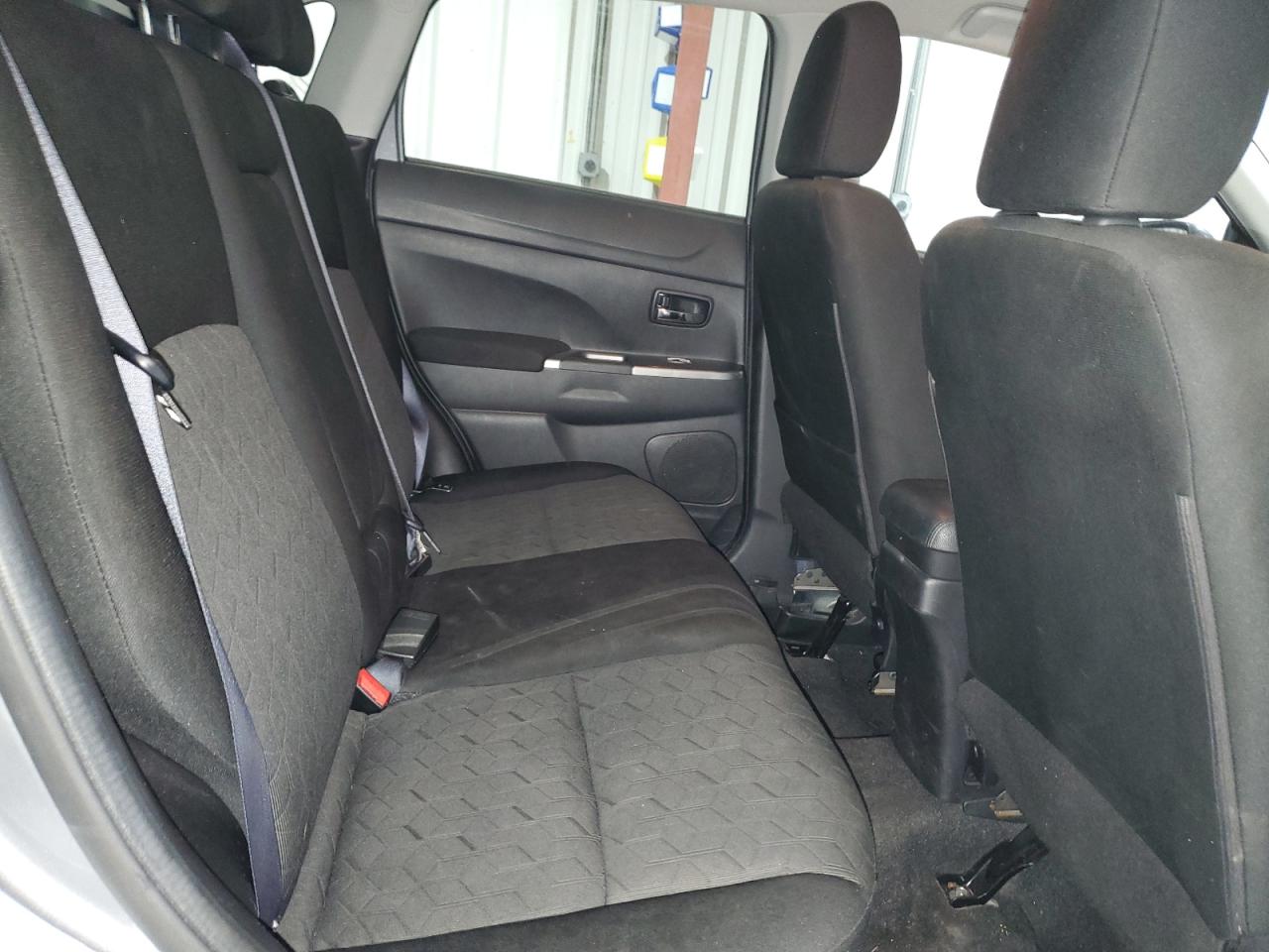 2021 Mitsubishi Outlander - Image 10