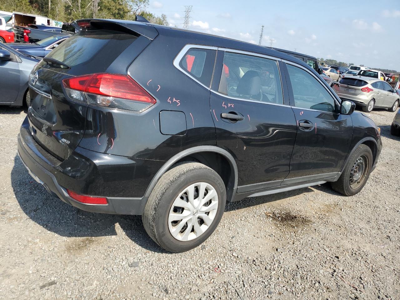 2017 Nissan Rogue - Image 3