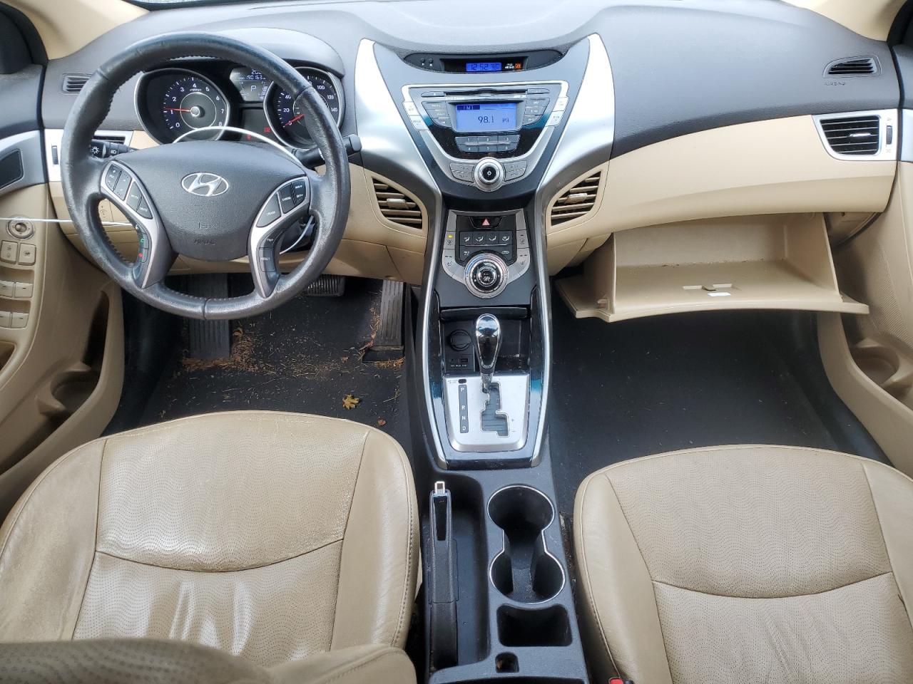 2013 Hyundai Elantra - Image 8
