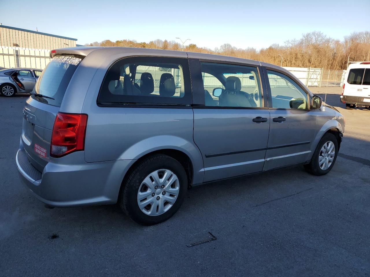 2016 Dodge Caravan - Image 3