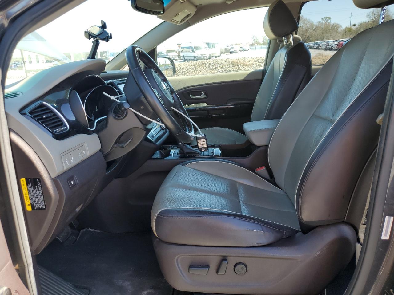 2015 Kia Sedona - Image 7