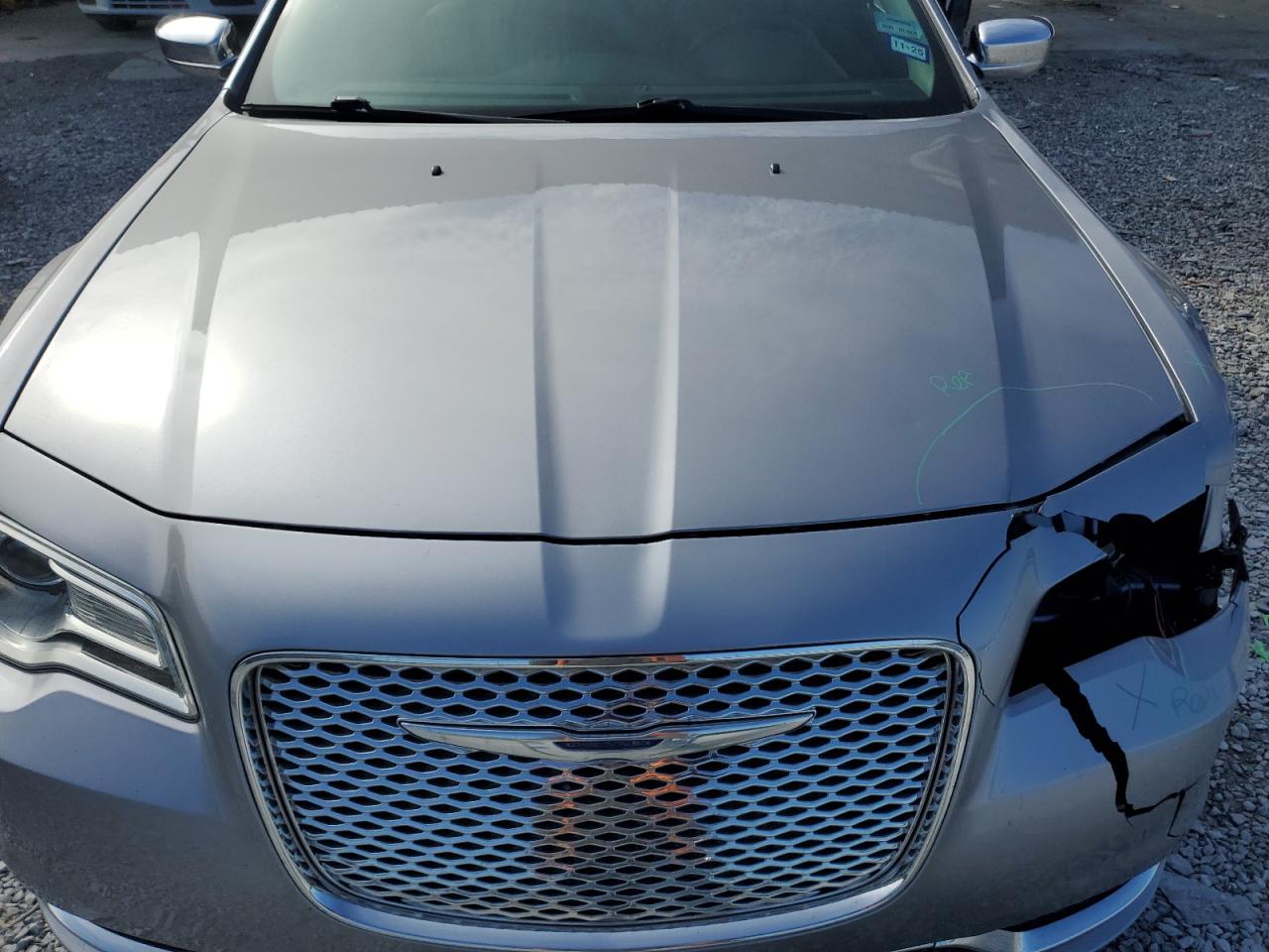 2016 Chrysler 300 - Image 11