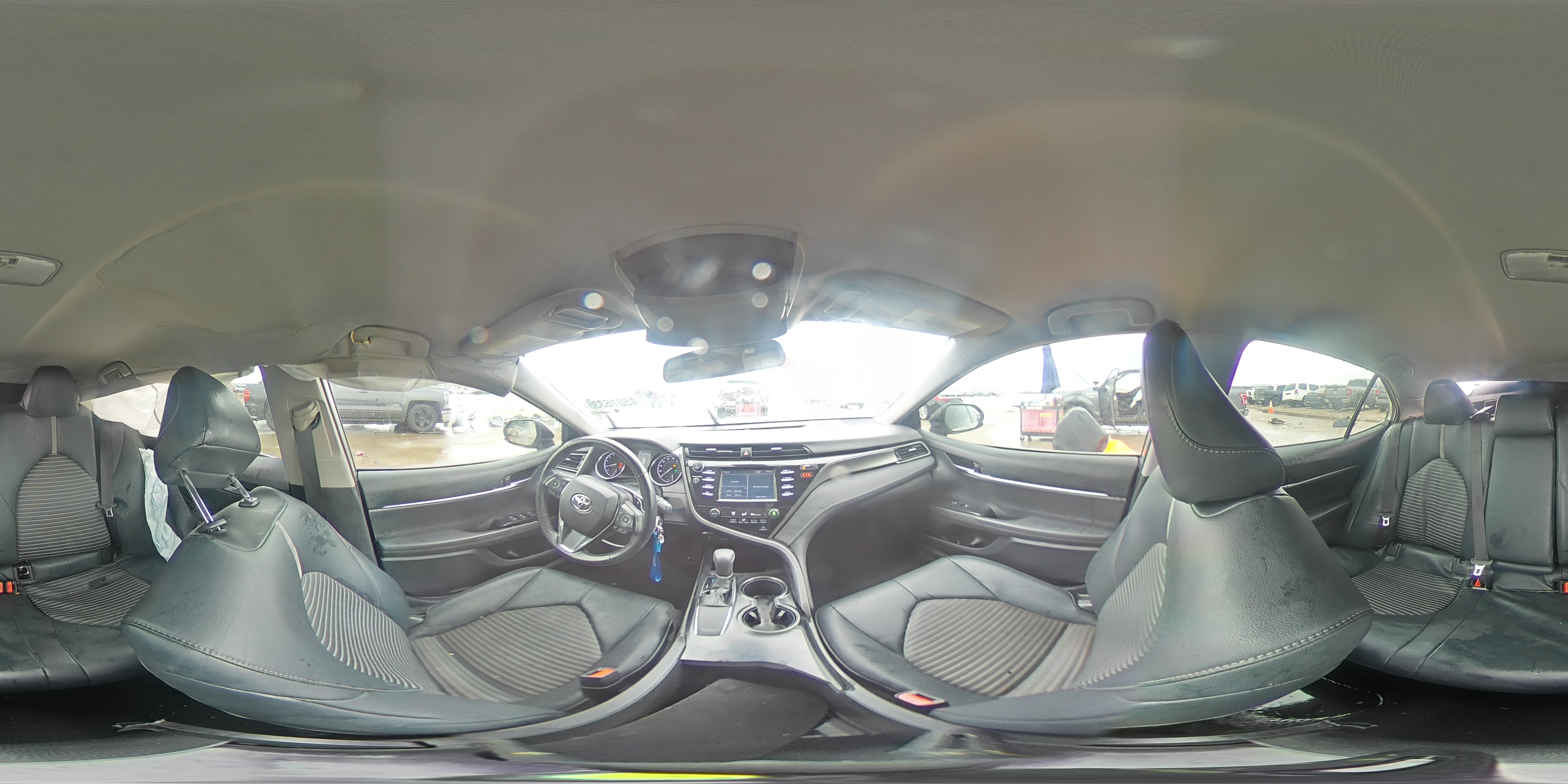 2019 Toyota Camry - Image 15