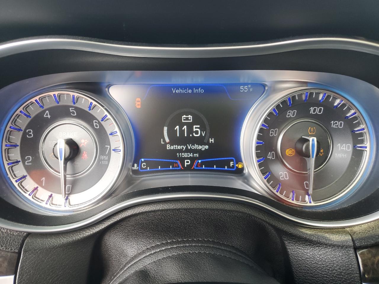 2019 Chrysler 300 - Image 9