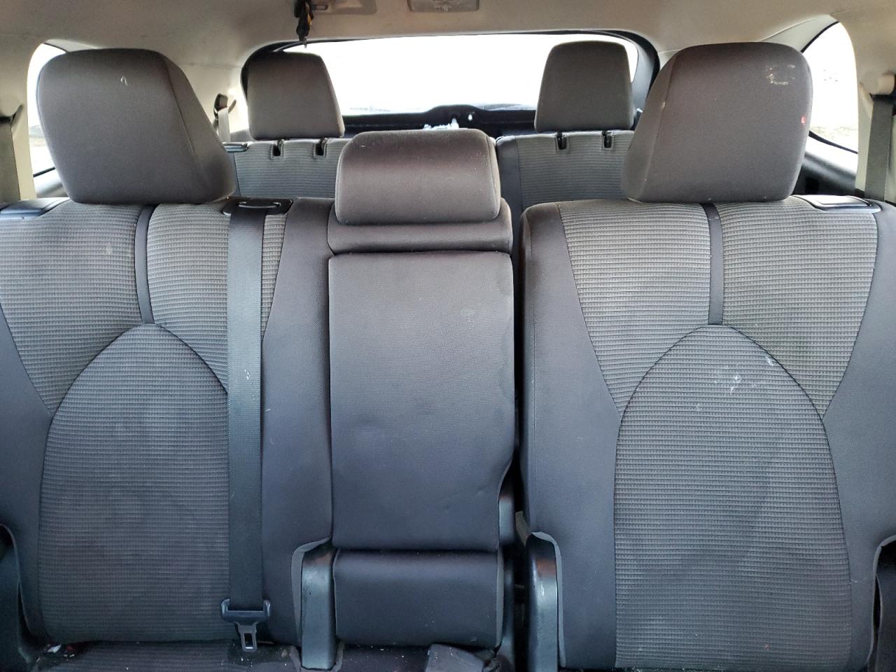 2022 Toyota Highlander - Image 10