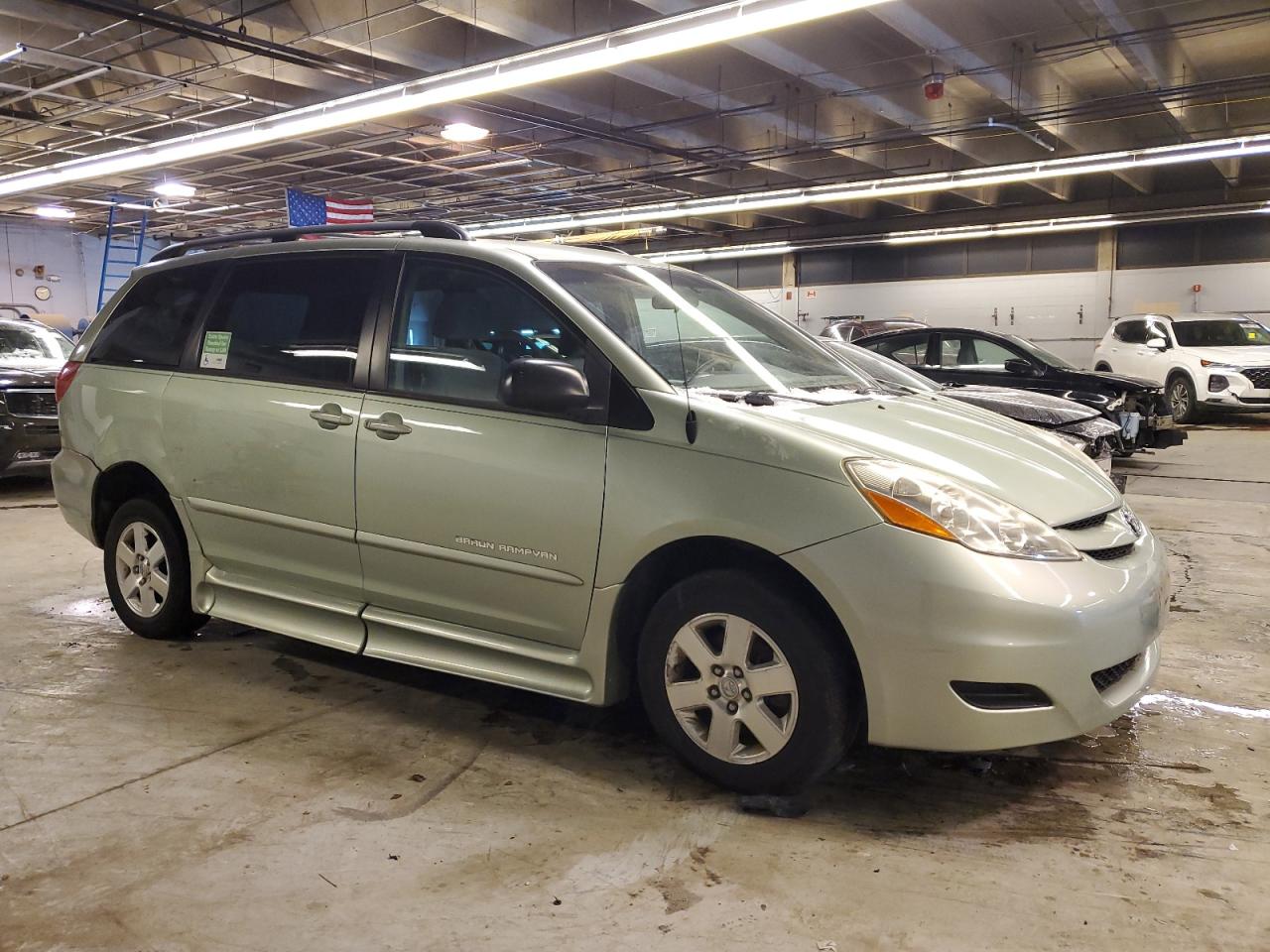 2008 Toyota Sienna - Image 4