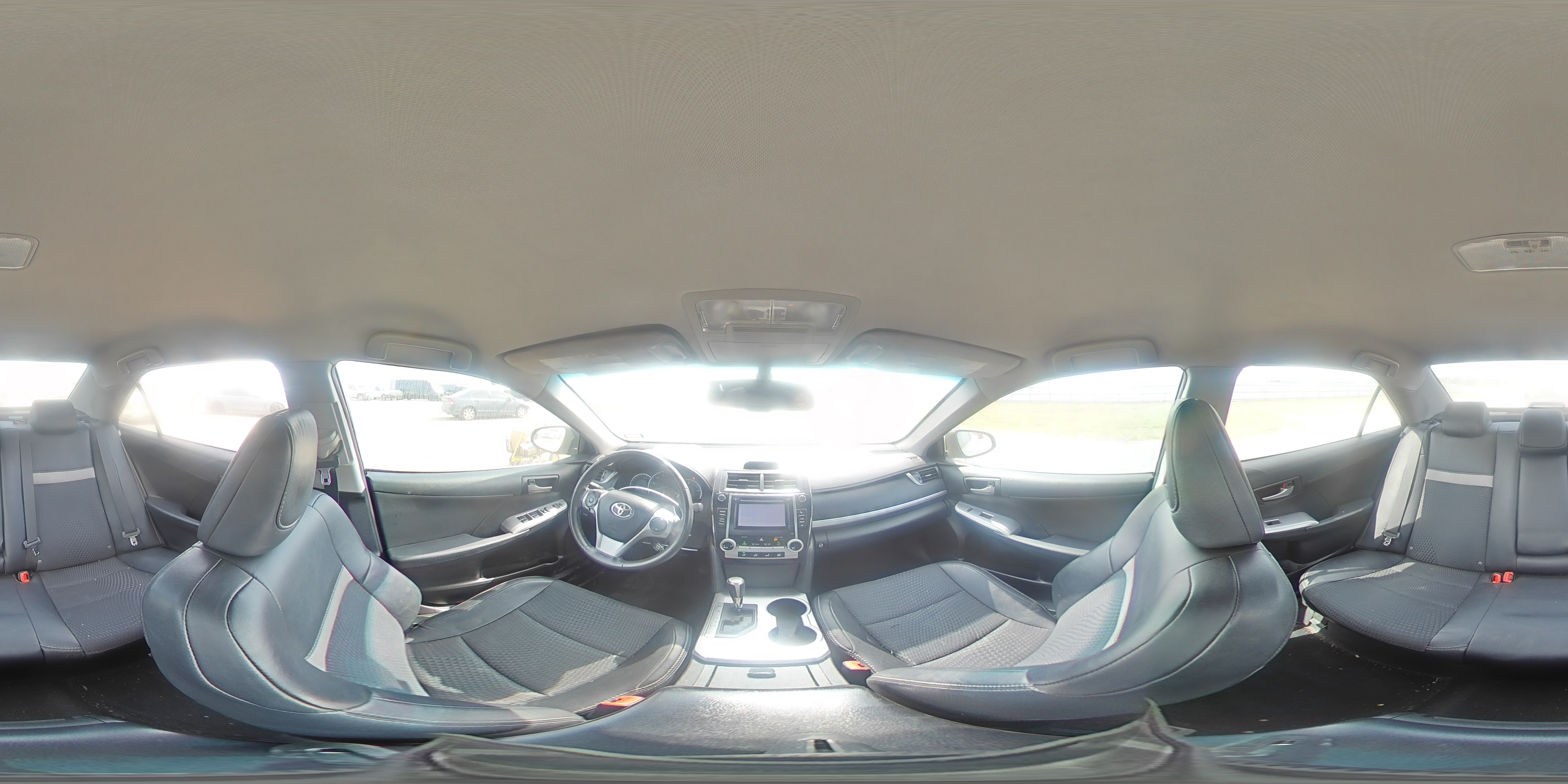 2013 Toyota Camry - Image 15