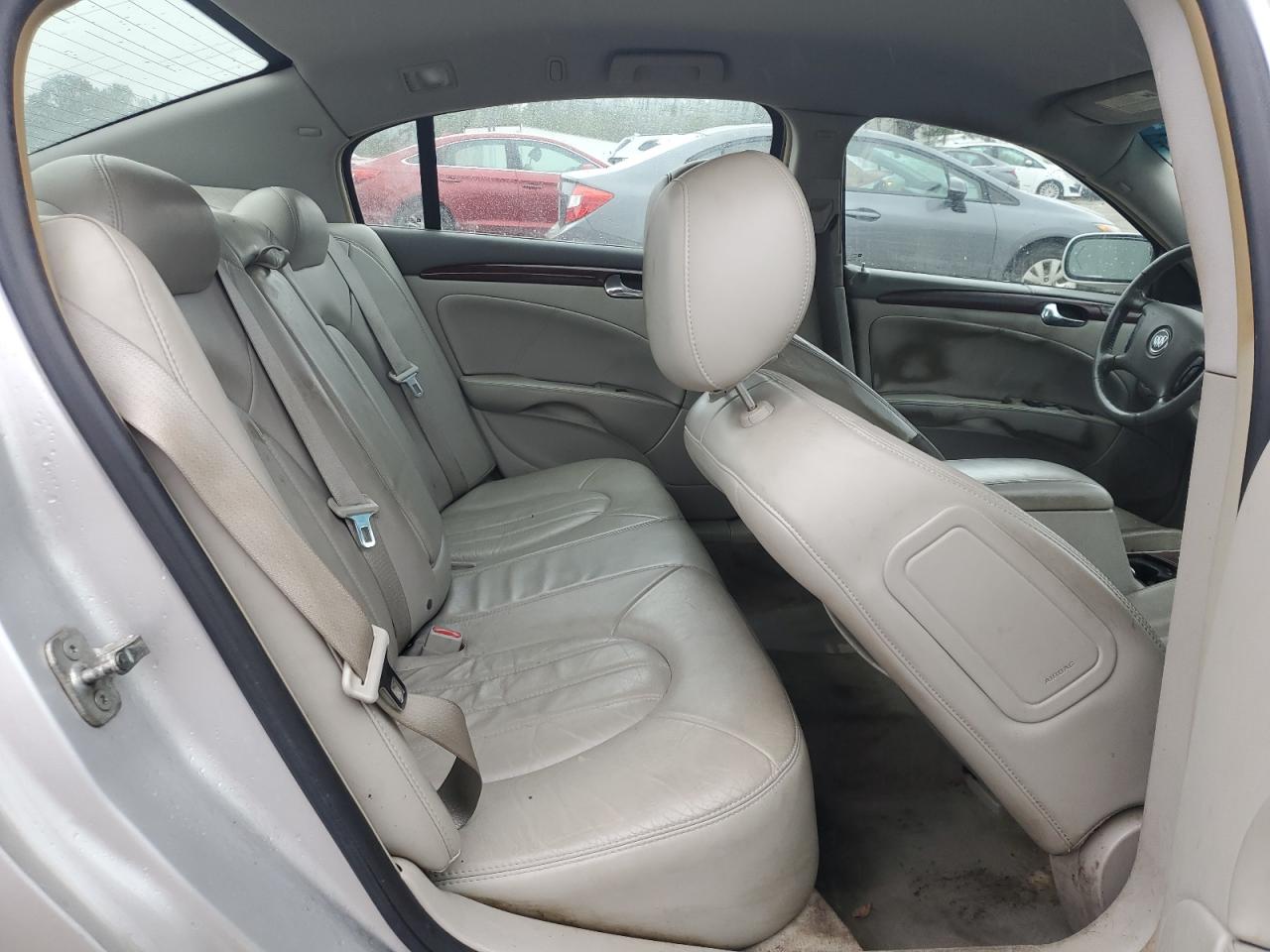 2009 Buick Lucerne - Image 10